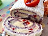 Blueberry Swiss Roll With Vanilla Cream And Strawberries – Cremalicious
